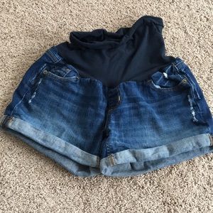 Adorable maternity shorts